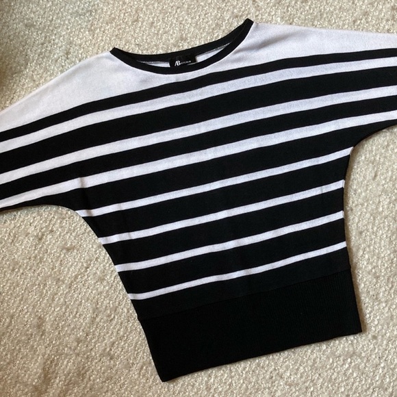 💘NWOT AB STUDIO WOMENS SIZE SMALL BLACK & WHITE STRIPED DOLMAN SWEATER - Picture 4 of 14